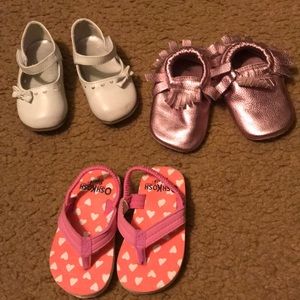 Infant baby girl shoe lot size 4
